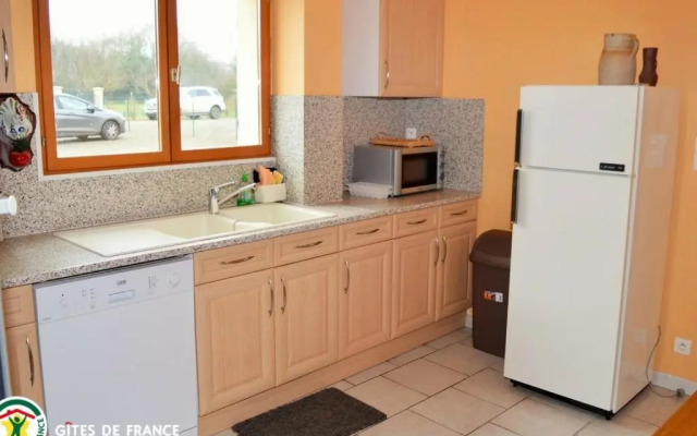 Gîte Saint-Laurent-de-Lin, 4 pièces, 6 personnes - FR-1-381-501