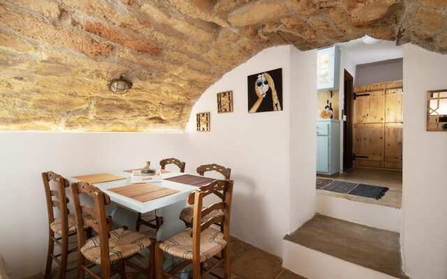 Menexes Suites Monemvasia