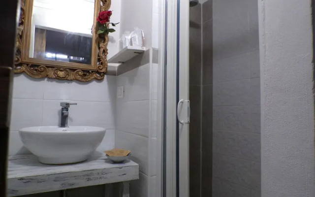 Astra Wi-fi Studio Apartment in the Historic Center