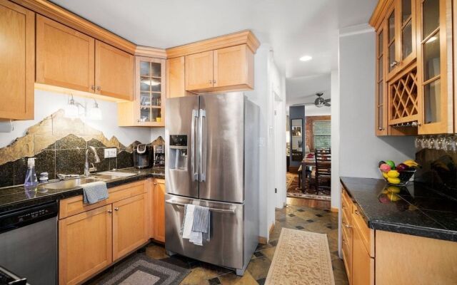 3 Bedroom House with Patio near Cap Hill