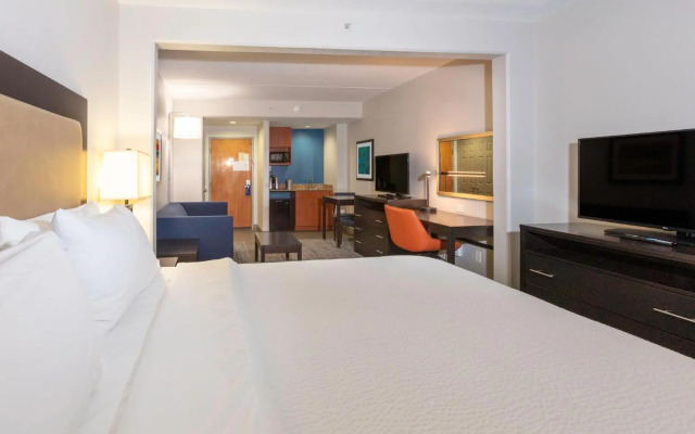 Holiday Inn Express & Suites Jacksonville Airport by IHG