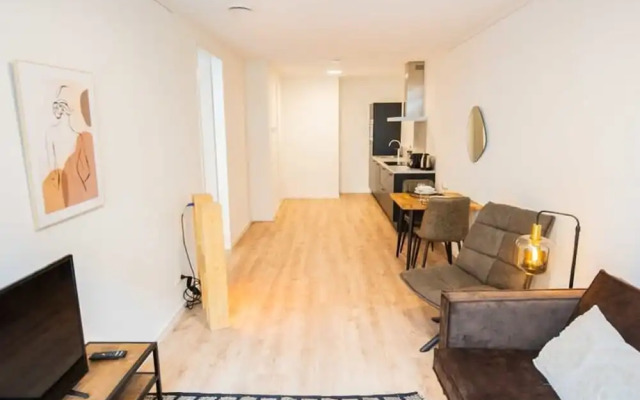 Deluxe 1 Bedroom Serviced Apartment 57 m2