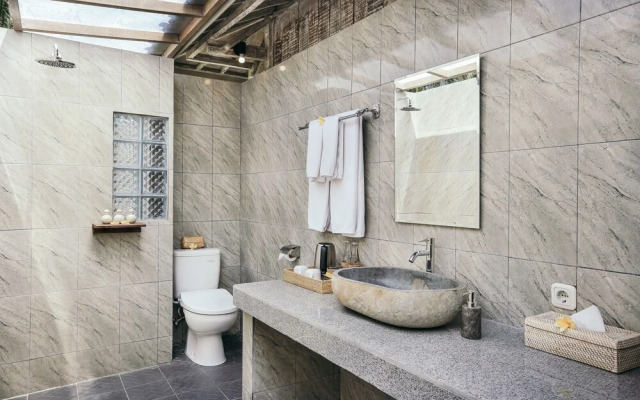 Ubud Glassy Villa by Pramana Villas