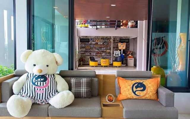 Dragon River Avenue Hotel