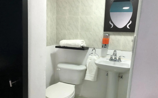 FRIDA. Suites & Lounge