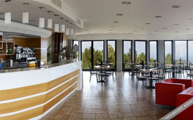 Emmaus Hotel