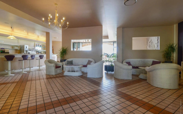 Le Terrazze Sul Lago Residence & Hotel