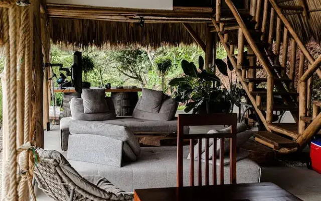 Rustic Ranch in the Paradise
