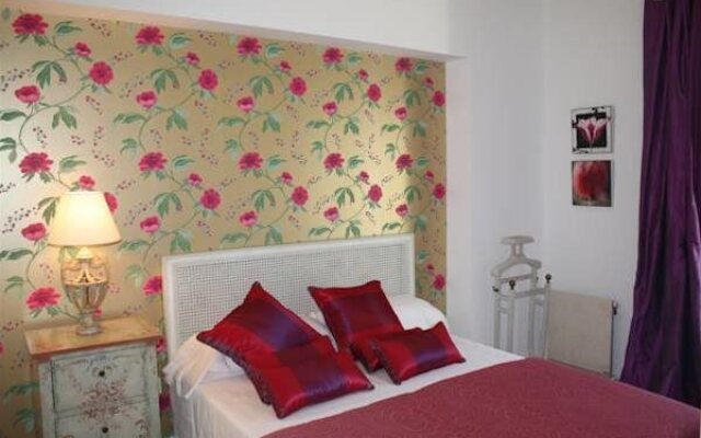 Relator Singular Apartments