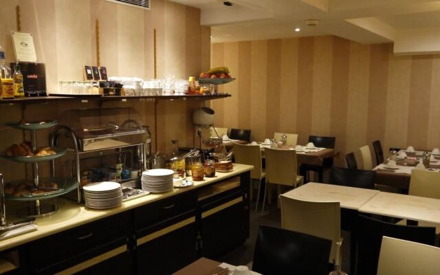 Star Champs Elysées