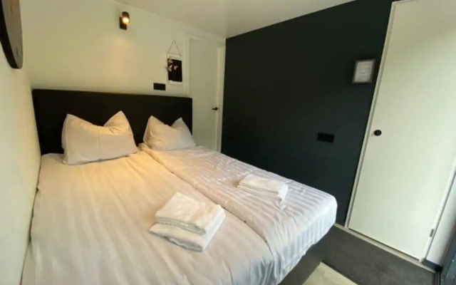 Houseboat Mookerplas With a View