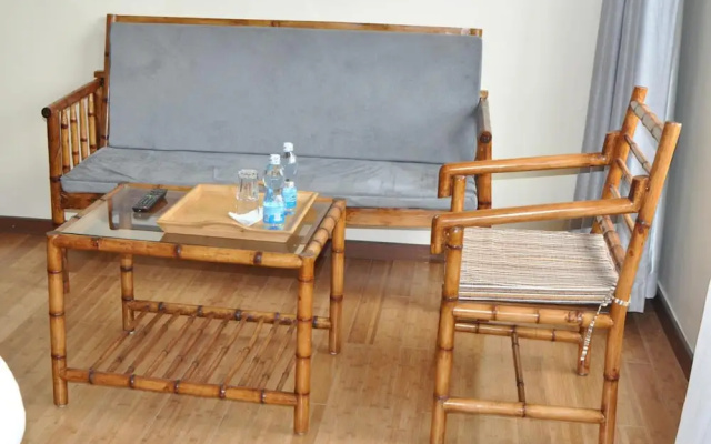 Peaks Hotel Limited