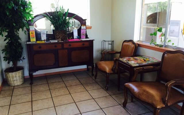 Glen Rose Inn and Suites