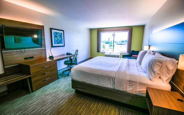 Holiday Inn Express Hotel & Suites, a Baton Rouge-Port Allen, an IHG Hotel