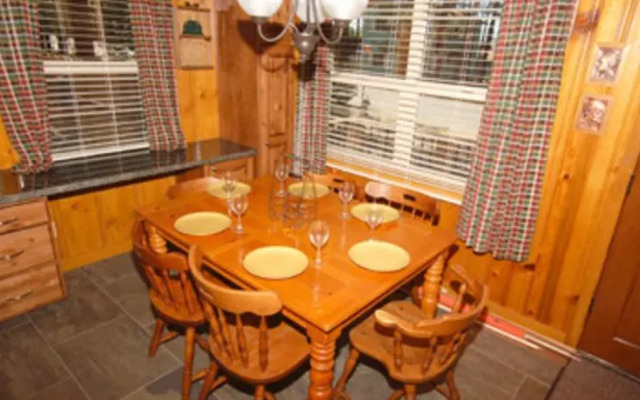 RedAwning Forest Avenue Holiday home