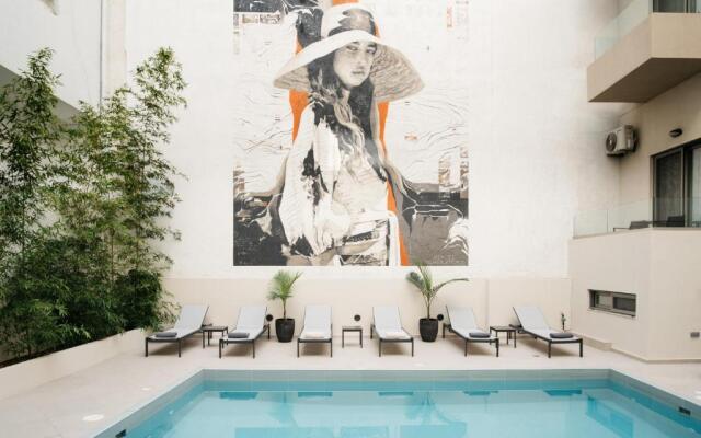 The City Hotel & Suites