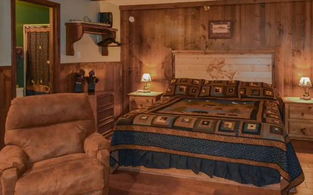 Whispering Pine Cabins