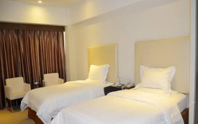 Phoenix Jinghua Hotel