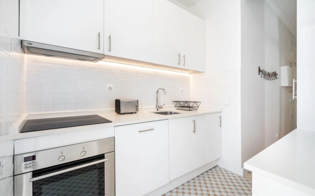 Prime Location Design Family Apartment