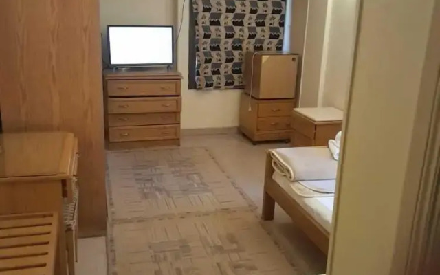 Applicators Hotel