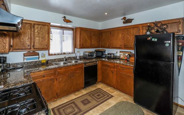 Serrano Cabin-1823 by Big Bear Vacations