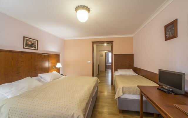 Hotel Cerny Slon