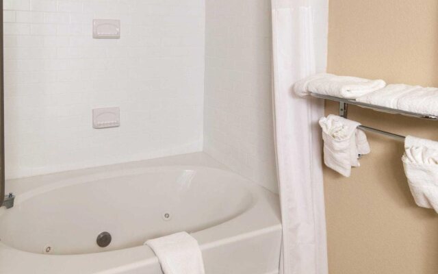 Comfort Inn & Suites LaGrange East