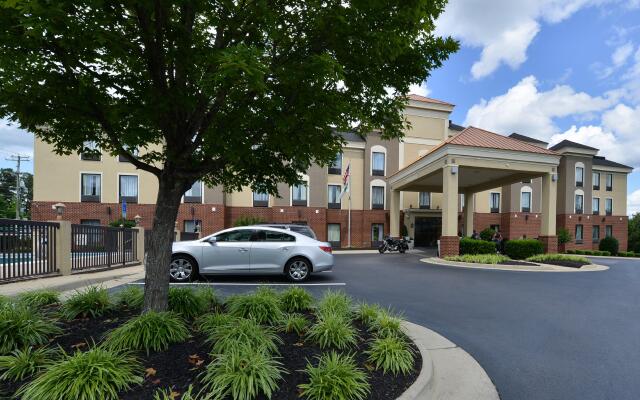 Holiday Inn Express Hotel & Suites Petersburg-Dinwiddie, an IHG Hotel