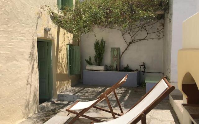 Bouganvilla, elegant residence and peaceful garden