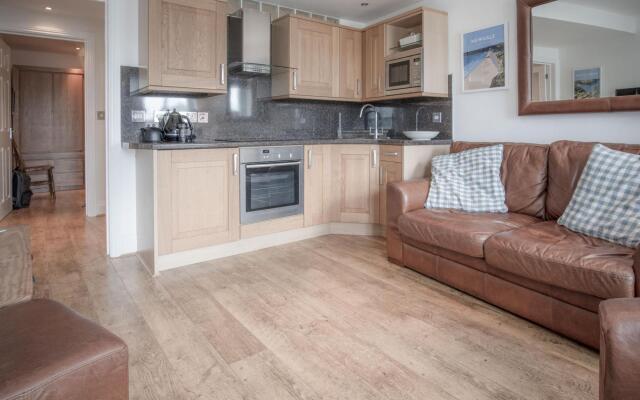 Goscar Court - 1 Bedroom Apartment - Tenby