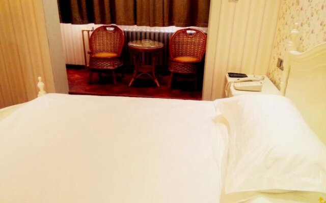 Longbai Business Hotel