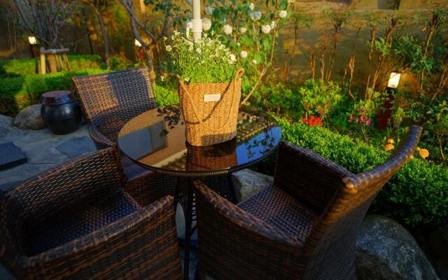 Jeonju Dwaejikkum Hanok