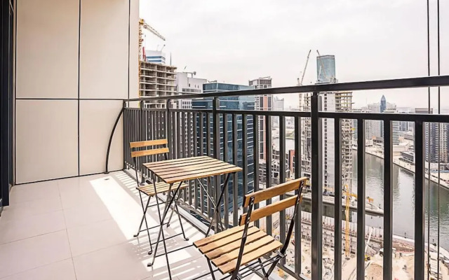 Fascinating 1BR Apt in Zada Tower