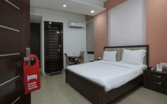 The Signature Hotel By OYO Rooms
