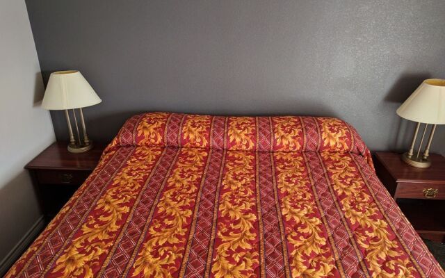 Budget Inn & Suites