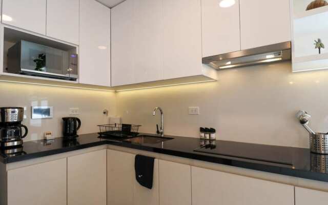 w Captivating 1BR in Miraflores