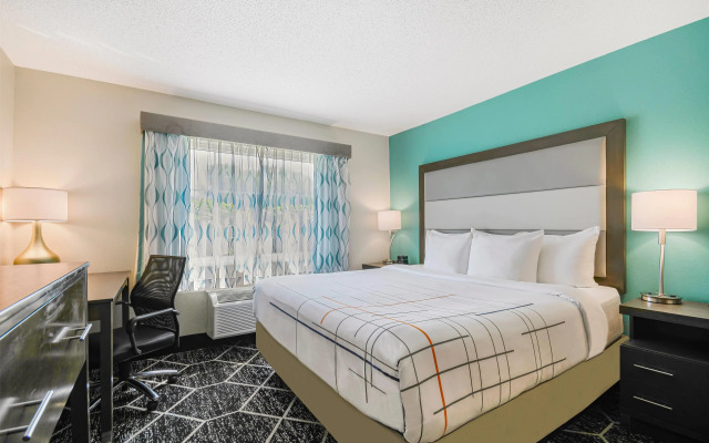 La Quinta Inn & Suites by Wyndham Batavia