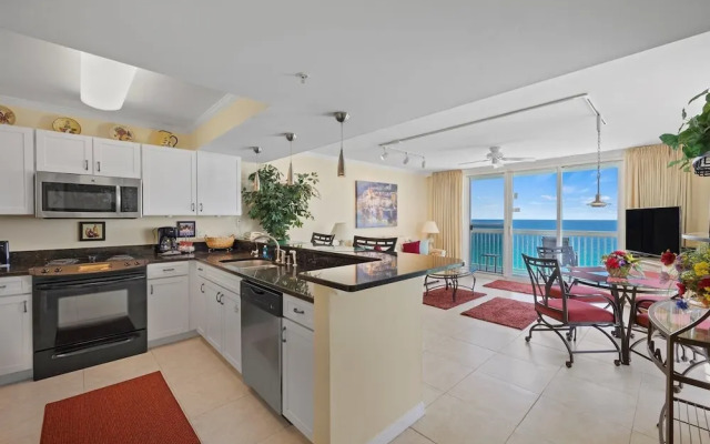 Pelican Beach 1611 1 Bedroom Condo by Pelican Beach Management