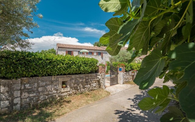 Stunning Home in Vrsar With Wifi and 3 Bedrooms