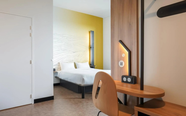 B&B HOTEL Paris Porte d'Orléans