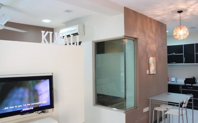 Ritze Perdana One B by SYNC