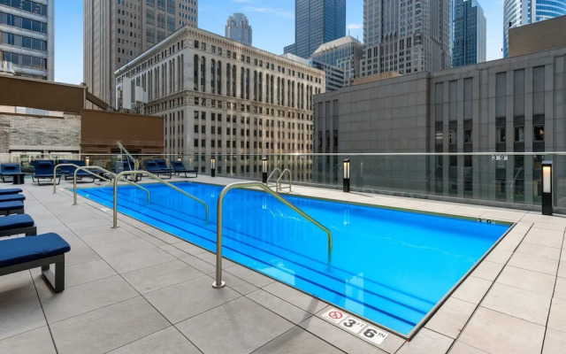 Downtown Charm 2BR Comfort Great Amenities