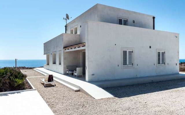 Luxury Holiday Home In Portopalo Di Capo Passero With Pool