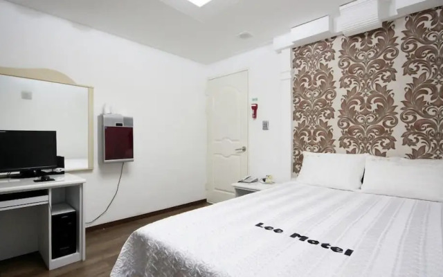 Lee Motel