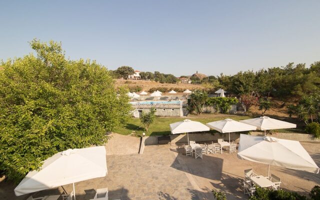 Akti Hotel & Apartments