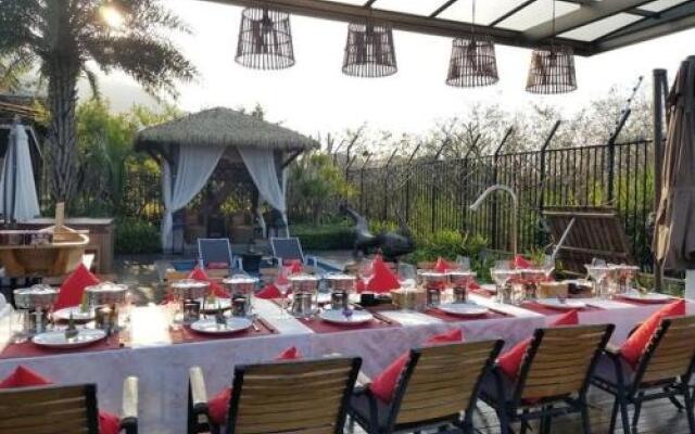 Hot Spring Party Luxury Resort Villa