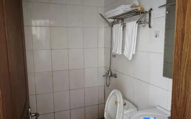 Meidu Inn – Bathroom – Shanghai