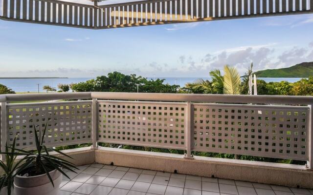 North Shore Towers