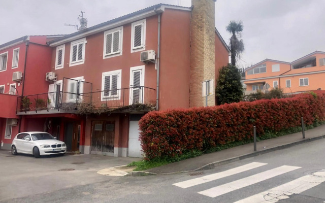 Pri piratski mački - At the pirate cat - Dal gatto pirata