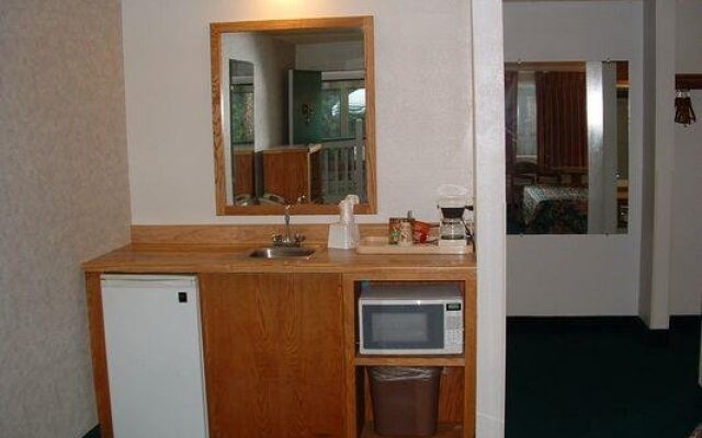 Cedarwood Inn of Ashland